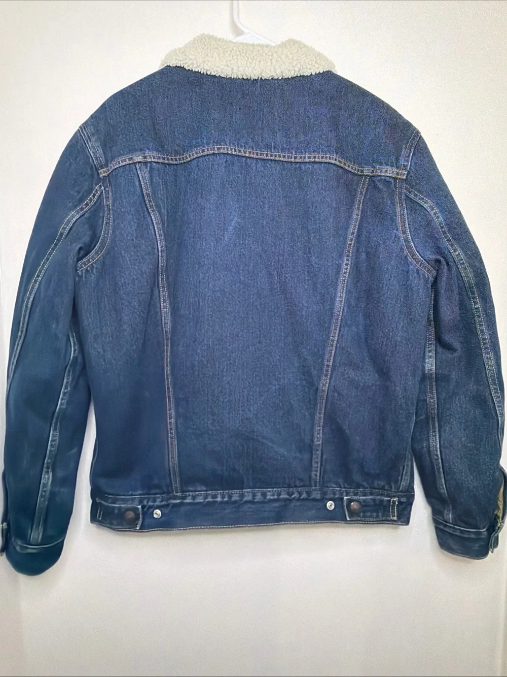 Levi’s Men’s L Sherpa Trucker Jacket Type III Dark Wash Denim 16365-0075
